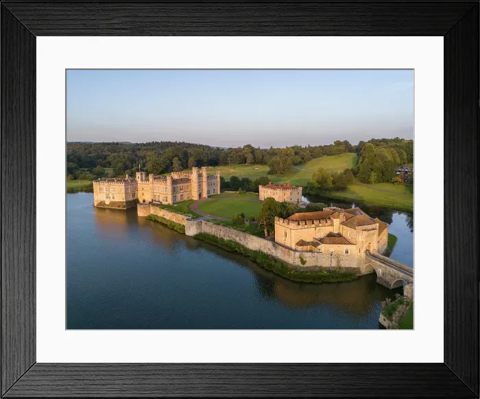Framed Print : Leeds Castle, Maidstone, Kent, England, UK Framed Print : Leeds Castle, Maidstone, Kent, England, UK