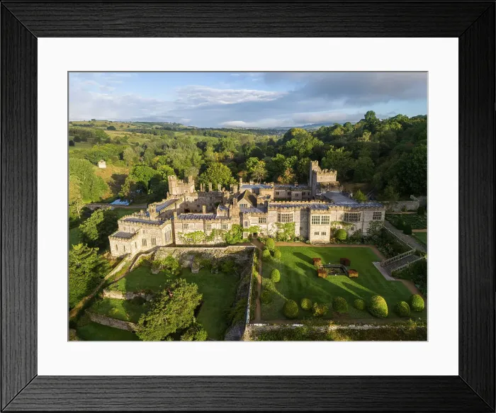Framed Print : Haddon Hall, Bakewell, Derby, England, UK