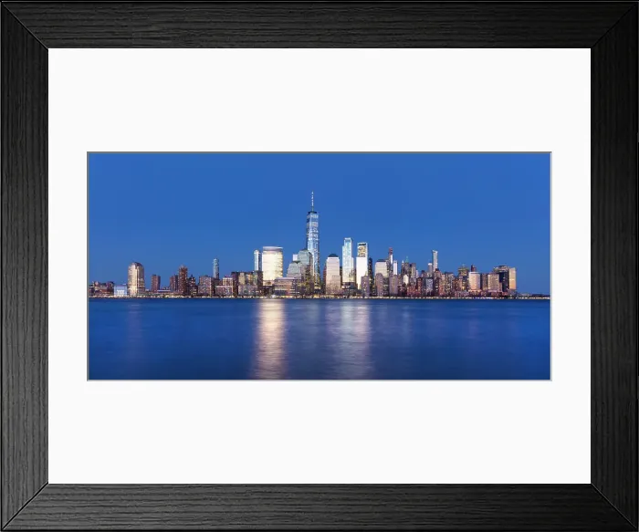 Framed Print : Manhattan and the One World Trade Centre at dusk, from the Exchange Place, Jersey City, New Jersey, USA Framed Print : Manhattan and the One World Trade Centre at dusk, from the Exchange Place, Jersey City, New Jersey, USA