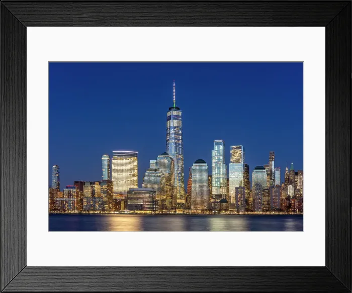 Framed Print : Manhattan and the One World Trade Centre at dusk, from the Exchange Place, Jersey City, New Jersey, USA Framed Print : Manhattan and the One World Trade Centre at dusk, from the Exchange Place, Jersey City, New Jersey, USA