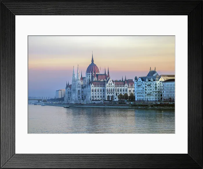 Framed Print : The Parliament Building and the Danube River, Budapest, Hungary Framed Print : The Parliament Building and the Danube River, Budapest, Hungary