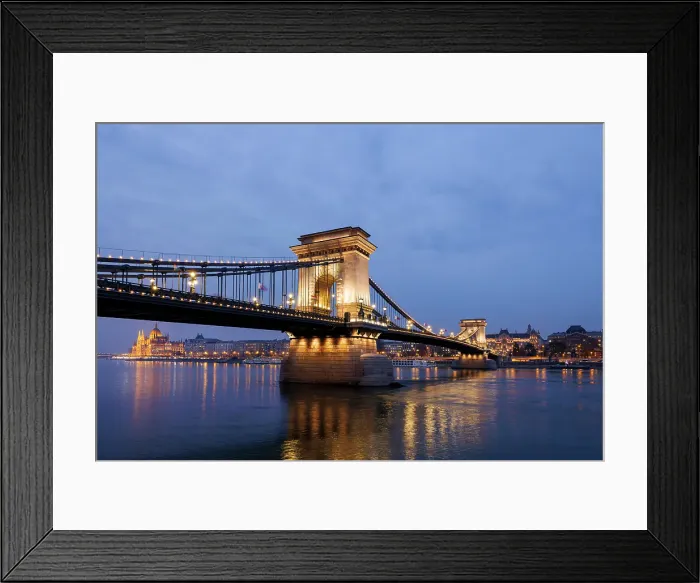Framed Print : Szechenyi Chain Bridge and the Parliament Building, Budapest, Hungary