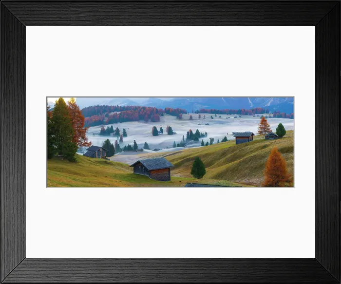 Framed Print : Alpe di Siusi in the Dolomites and the Sassolungo and Sassopiatto mountain, Trentino Alto Adige, Italy Framed Print : Alpe di Siusi in the Dolomites and the Sassolungo and Sassopiatto mountain, Trentino Alto Adige, Italy