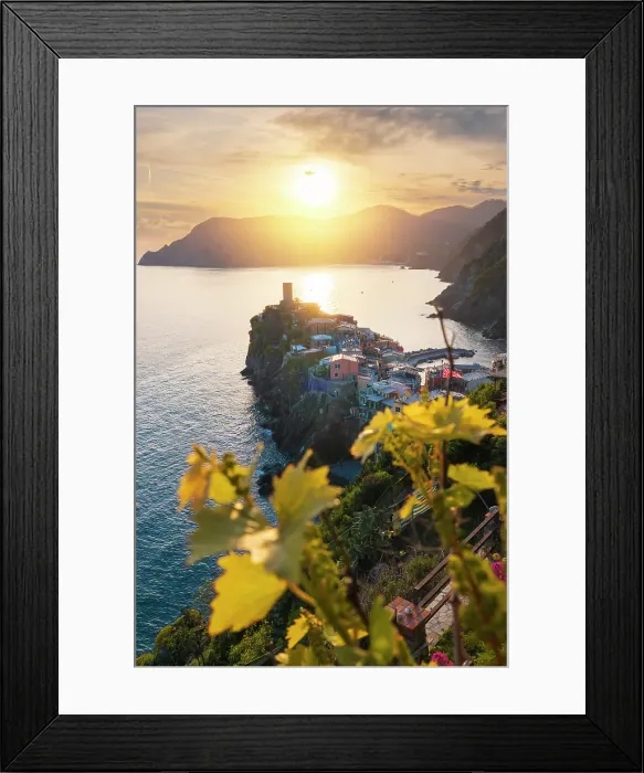 Framed Print : Vernazza, Cinque Terre, Liguria, italy