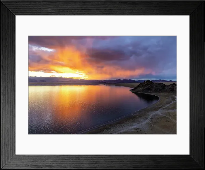 Framed Print : Tolbo Lake at sunset, Western Mongolia, Asia Framed Print : Tolbo Lake at sunset, Western Mongolia, Asia