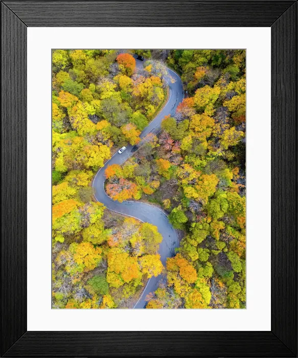 Framed Print : Beautiful road through Smugglers Notch, Vermont, New England, USA Framed Print : Beautiful road through Smugglers Notch, Vermont, New England, USA
