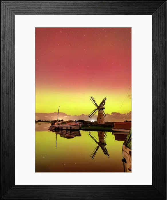 Framed Print : Northern Lights over Thurne Mill, Thurne, Norfolk Broads National Park, Norfolk, England Framed Print : Northern Lights over Thurne Mill, Thurne, Norfolk Broads National Park, Norfolk, England