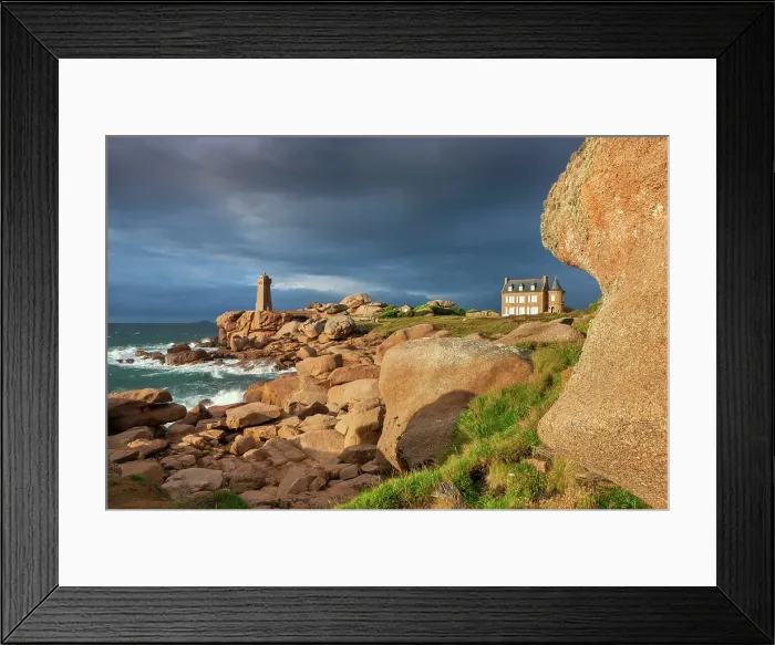 Framed Print : France, Brittany, Cotes d'Armor, Ploumanach lighthouse Framed Print : France, Brittany, Cotes d'Armor, Ploumanach lighthouse