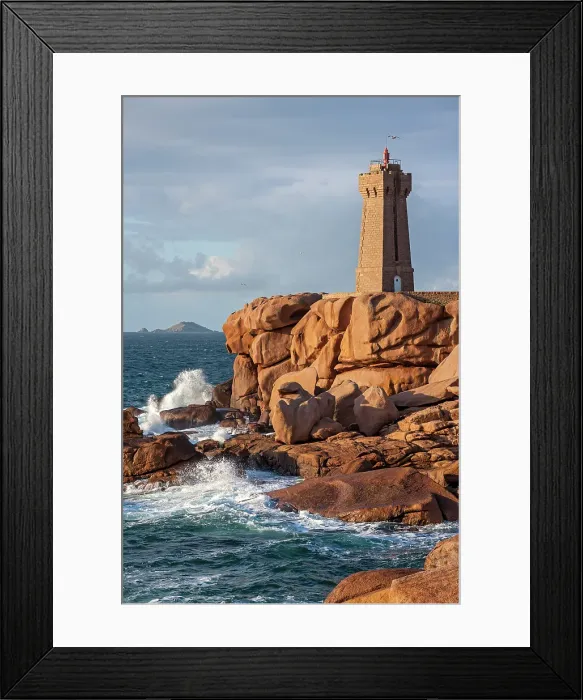 Framed Print : France, Brittany, Cotes d'Armor, Ploumanach lighthouse Framed Print : France, Brittany, Cotes d'Armor, Ploumanach lighthouse