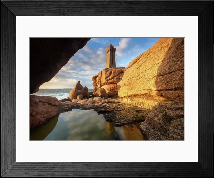 Framed Print : France, Brittany, Cotes d'Armor, Ploumanach lighthouse Framed Print : France, Brittany, Cotes d'Armor, Ploumanach lighthouse
