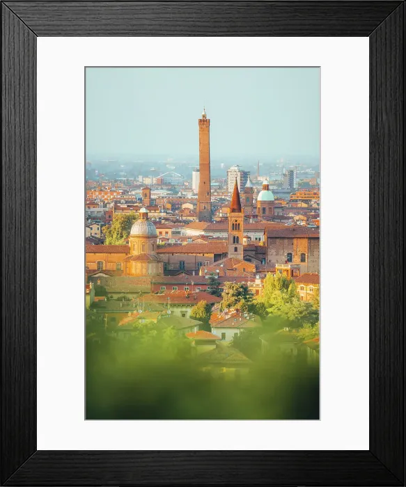 Framed Print : Bologna, Emilia Romagna, Italy. Asinelli Tower and cityscape Framed Print : Bologna, Emilia Romagna, Italy. Asinelli Tower and cityscape