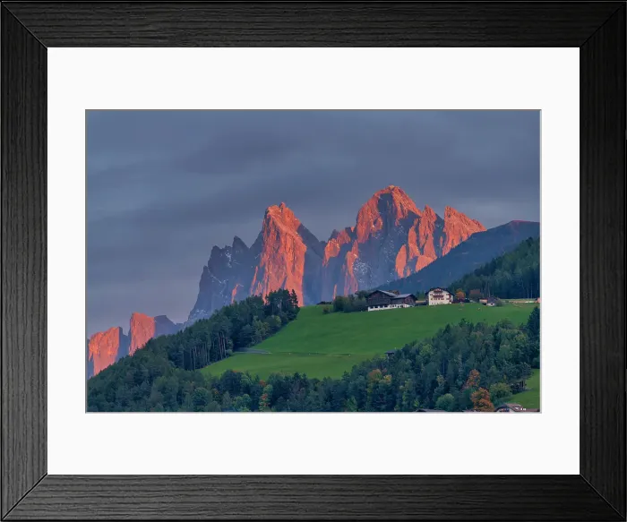Framed Print : Last Light on Schlern Mountain, Dolomites, South Tyrol, Trentino, Italy Framed Print : Last Light on Schlern Mountain, Dolomites, South Tyrol, Trentino, Italy