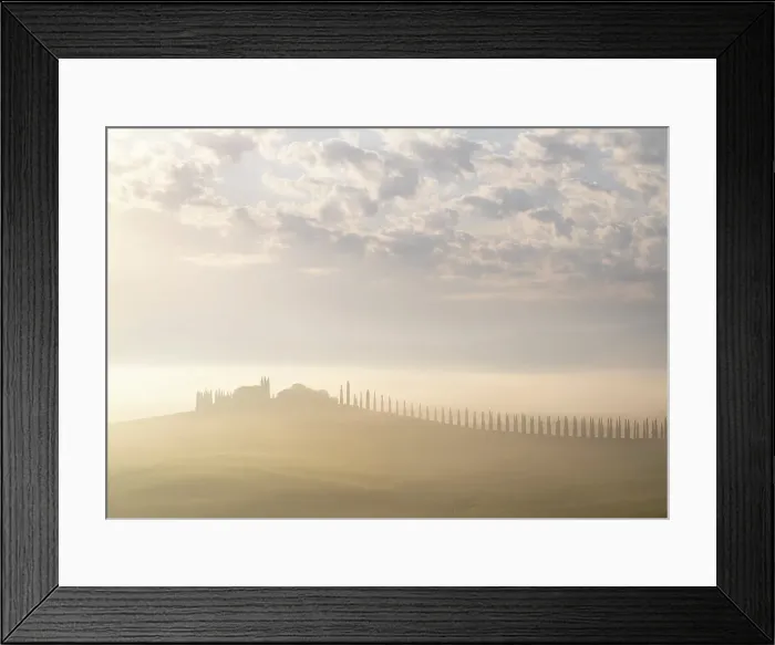 Framed Print : Misty morning in the Val D'orcia, Tuscany, Italy Framed Print : Misty morning in the Val D'orcia, Tuscany, Italy