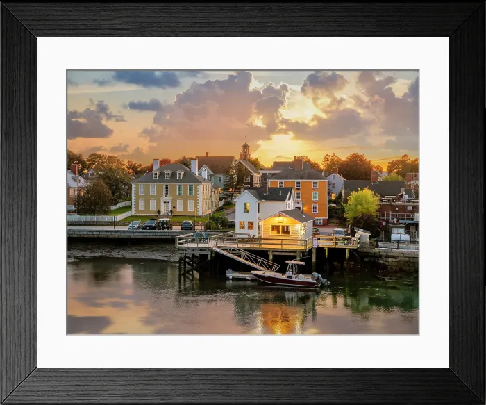 Framed Print : Historic Homes at the Piscatagua River and Fishing Boats, Portsmouth, New Hampshire, New England, USA Framed Print : Historic Homes at the Piscatagua River and Fishing Boats, Portsmouth, New Hampshire, New England, USA