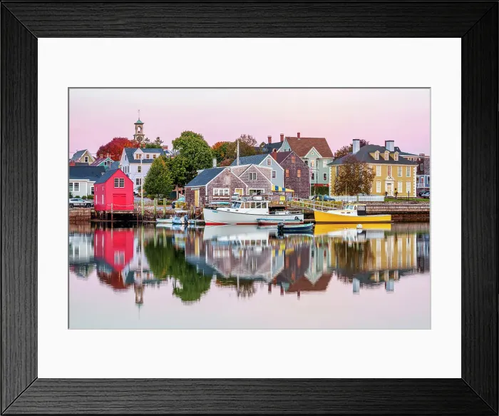 Framed Print : Historic Homes at the Piscatagua River and Fishing Boats, Portsmouth, New Hampshire, New England, USA Framed Print : Historic Homes at the Piscatagua River and Fishing Boats, Portsmouth, New Hampshire, New England, USA