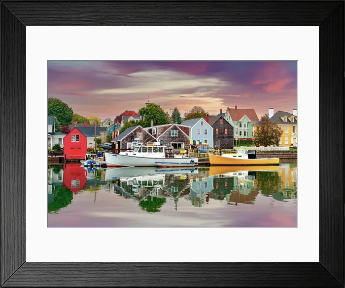 Framed Print : Historic Homes at the Piscatagua River and Fishing Boats, Portsmouth, New Hampshire, New England, USA Framed Print : Historic Homes at the Piscatagua River and Fishing Boats, Portsmouth, New Hampshire, New England, USA