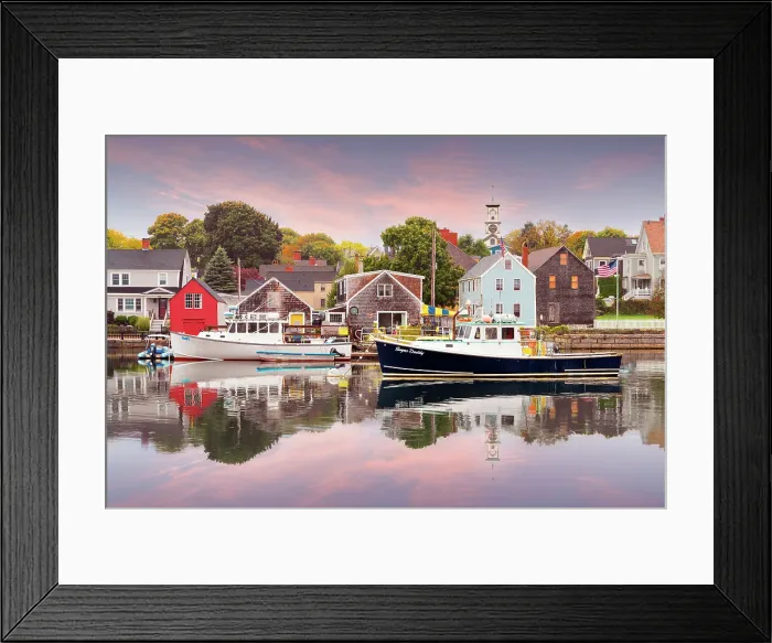 Framed Print : Historic Homes at the Piscatagua River and Fishing Boats, Portsmouth, New Hampshire, New England, USA Framed Print : Historic Homes at the Piscatagua River and Fishing Boats, Portsmouth, New Hampshire, New England, USA