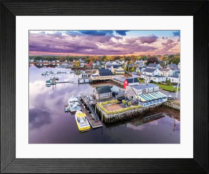 Framed Print : Historic Homes at the Piscatagua River and Fishing Boats, Portsmouth, New Hampshire, New England, USA Framed Print : Historic Homes at the Piscatagua River and Fishing Boats, Portsmouth, New Hampshire, New England, USA