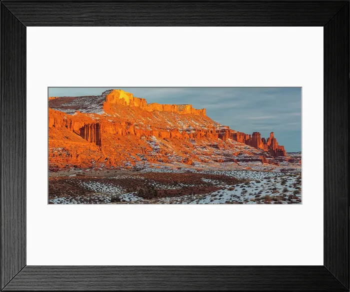 Framed Print : Red rock formations with snow in winter near sunset, Colordao Riverway Recreation Area, Utah, USA Framed Print : Red rock formations with snow in winter near sunset, Colordao Riverway Recreation Area, Utah, USA