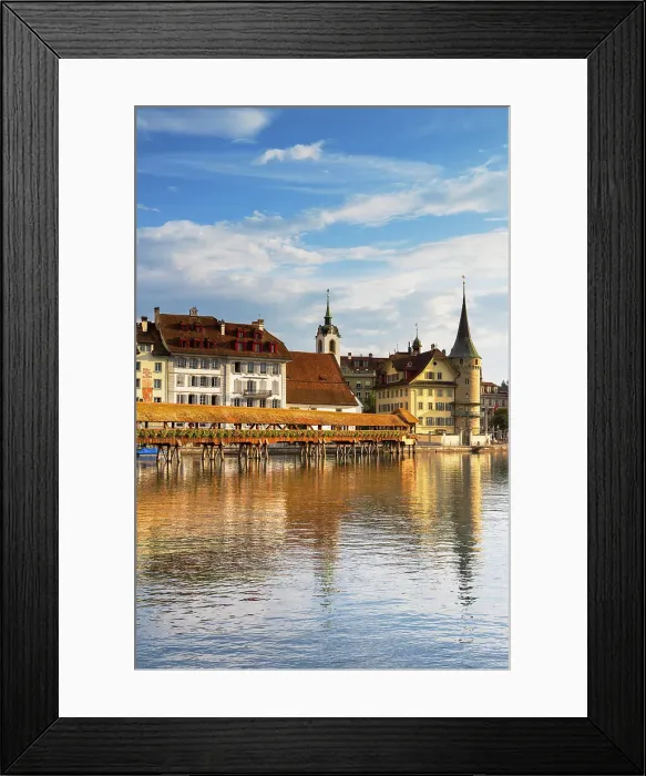 Framed Print : Chapel Bridge and Reuss River, Lucerne, Switzerland Framed Print : Chapel Bridge and Reuss River, Lucerne, Switzerland