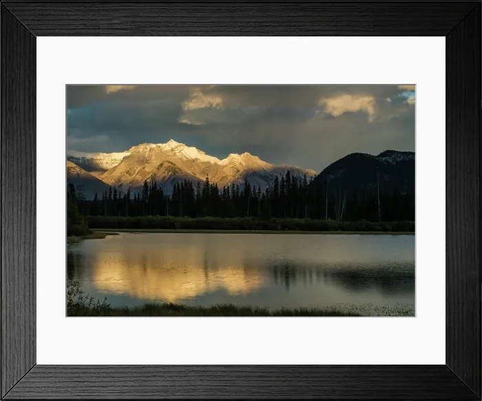Framed Print : Evening skies over Cascade Range reflected in Vermilion Lakes, Banff National Park, Alberta, Canada Framed Print : Evening skies over Cascade Range reflected in Vermilion Lakes, Banff National Park, Alberta, Canada