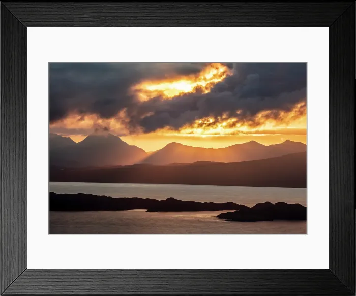 Framed Print : Sunrise from Old Man of Storr viewpoint, Isle of Skye, Inner Hebrides, Scotland Framed Print : Sunrise from Old Man of Storr viewpoint, Isle of Skye, Inner Hebrides, Scotland