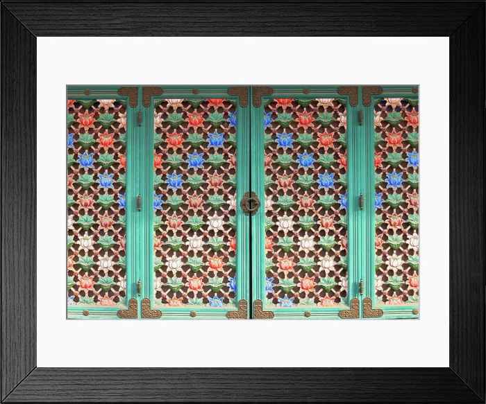 Framed Print : Window shutters at Bongeunsa temple, Gangnam, Seoul, South Korea Framed Print : Window shutters at Bongeunsa temple, Gangnam, Seoul, South Korea