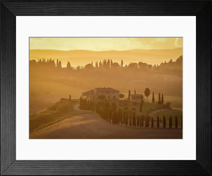 Framed Print : Hilltop farmhouse at sunset, Asciano, Crete senesi, Tuscany, Italy Framed Print : Hilltop farmhouse at sunset, Asciano, Crete senesi, Tuscany, Italy