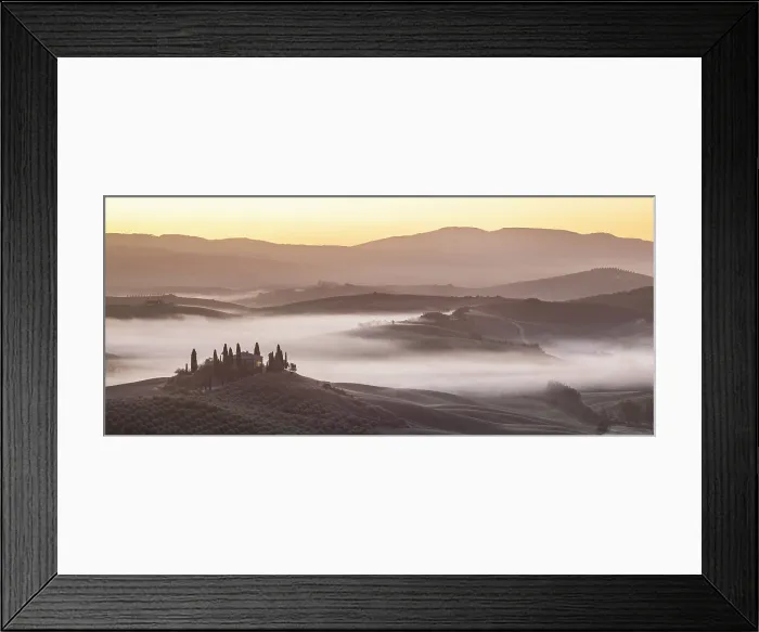Framed Print : Podere Belvedere and mist-filled Val d'Orcia at dawn, San Quirico d'Orcia, Tuscany, Italy Framed Print : Podere Belvedere and mist-filled Val d'Orcia at dawn, San Quirico d'Orcia, Tuscany, Italy