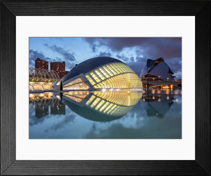 Framed Print : Classic view of the Ciudad de los artes y ciencias (City of Arts and Sciences) at dusk, Valencia, Spain Framed Print : Classic view of the Ciudad de los artes y ciencias (City of Arts and Sciences) at dusk, Valencia, Spain