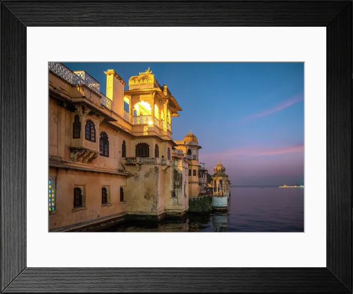 Framed Print : City Palace and Lake Pichola at dusk, Udaipur, Rajasthan, India Framed Print : City Palace and Lake Pichola at dusk, Udaipur, Rajasthan, India