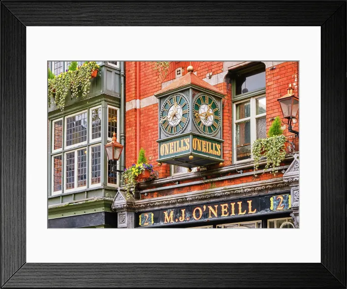 Framed Print : A bar and restaurant at Suffolk Street, Dublin, Republic of Ireland Framed Print : A bar and restaurant at Suffolk Street, Dublin, Republic of Ireland