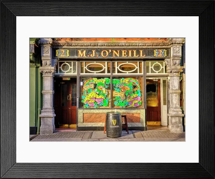 Framed Print : An Irish Bar. Dublin, Republic of Ireland Framed Print : An Irish Bar. Dublin, Republic of Ireland