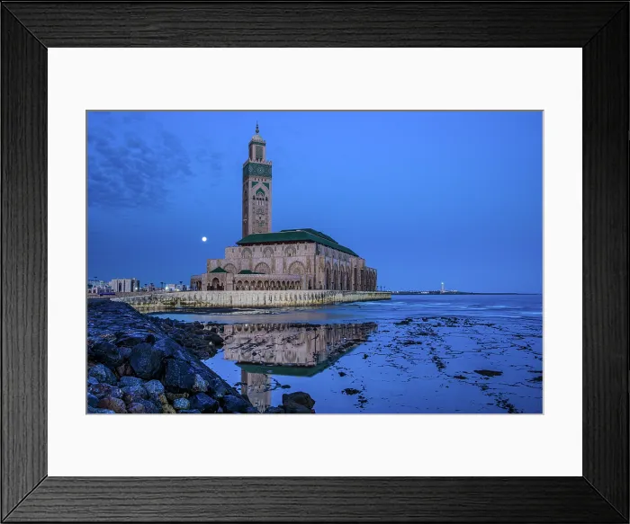 Framed Print : Hassan II mosque at dawn with setting moon, Casablanca, Casablanca-Settat, Morocco