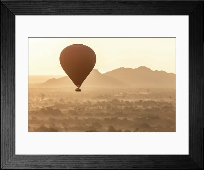 Framed Print : Hot air balloon flying over the valley at dawn, Bagan (UNESCO World Heritage Site), Mandalay region, Myanmar (Burma), Asia Framed Print : Hot air balloon flying over the valley at dawn, Bagan (UNESCO World Heritage Site), Mandalay region, Myanmar (Burma), Asia