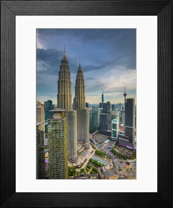 Framed Print : Petronas Towers, Kuala Lumpur, Malaysia Framed Print : Petronas Towers, Kuala Lumpur, Malaysia