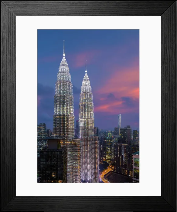 Framed Print : Petronas Towers, Kuala Lumpur, Malaysia