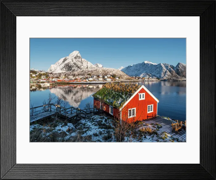 Framed Print : Traditional rorbu in Reine, Lofoten Islands, Norway Framed Print : Traditional rorbu in Reine, Lofoten Islands, Norway