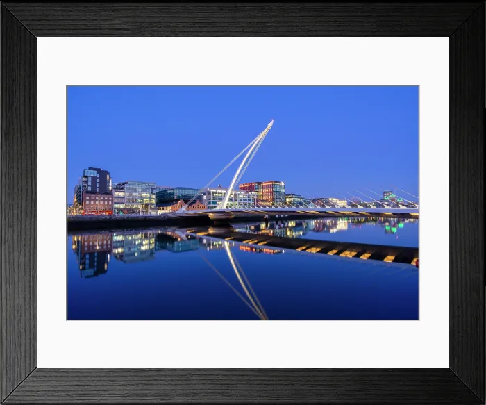 Framed Print : Samuel Beckett Bridge over the River Liffey, Dublin, Ireland Framed Print : Samuel Beckett Bridge over the River Liffey, Dublin, Ireland