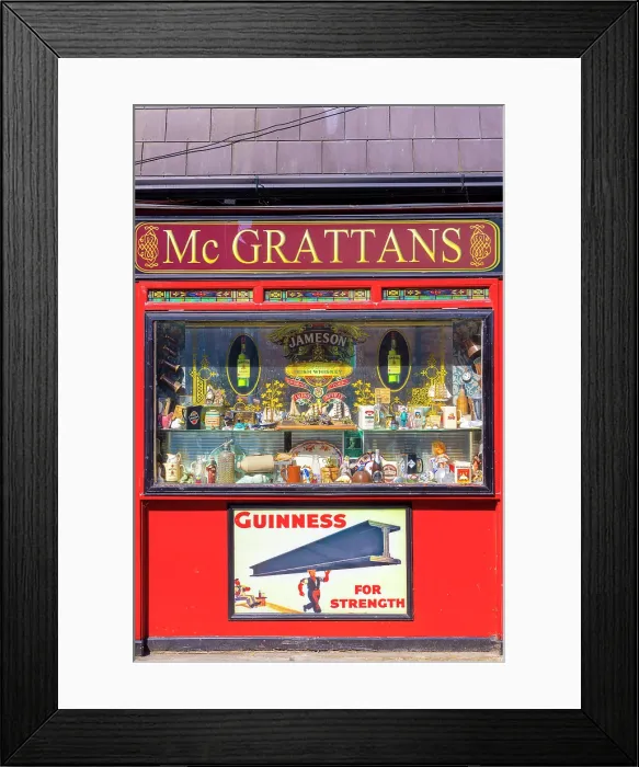 Framed Print : Pub Exterior, Dublin, Ireland
