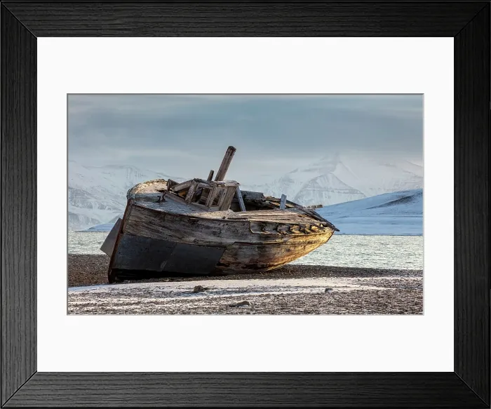 Framed Print : Abandined old fishing boat on the beach at Skansbukta, Billefjorden, Svalbard, Norway Framed Print : Abandined old fishing boat on the beach at Skansbukta, Billefjorden, Svalbard, Norway