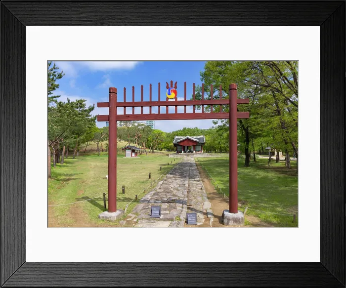 Framed Print : Seolleung (Tomb of King Seongjong), Gangnam, Seoul, South Korea Framed Print : Seolleung (Tomb of King Seongjong), Gangnam, Seoul, South Korea