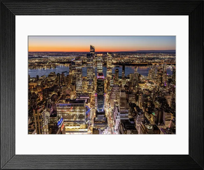 Framed Print : View over Manhattan and the Hudson River towards New Jersey at dusk, from The Empire State Building, Manhattan, New York City, New York, USA Framed Print : View over Manhattan and the Hudson River towards New Jersey at dusk, from The Empire State Building, Manhattan, New York City, New York, USA