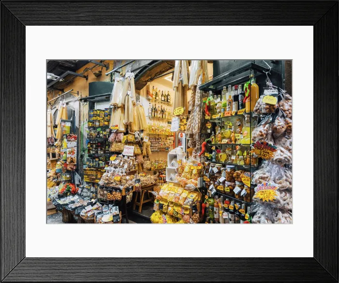 Framed Print : Neapolitan shop displays local pasta, limoncello, and sweets for tourists in Naples, Italy. Spaccanapoli