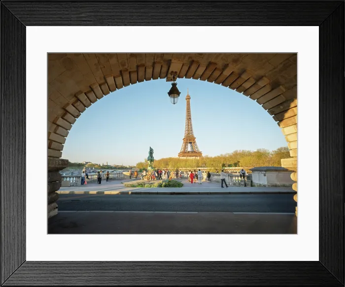 Framed Print : Pont Bir Hakeim Bridge Spring, Paris, France