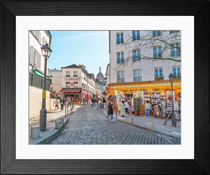 Framed Print : Le Consulat Cafe, Montmartre, Paris, France Framed Print : Le Consulat Cafe, Montmartre, Paris, France