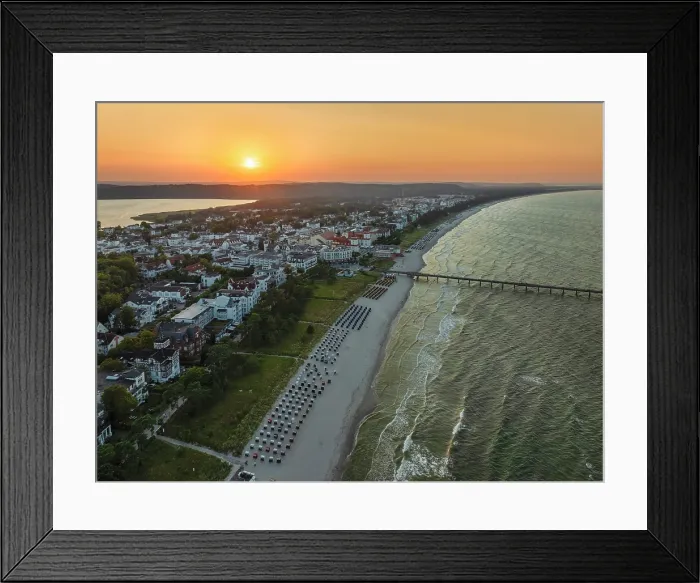 Framed Print : Beach with pier and spa house, Binz, Rugen Island, Baltic Sea, Mecklenburg-Western Pomerania, Germany Framed Print : Beach with pier and spa house, Binz, Rugen Island, Baltic Sea, Mecklenburg-Western Pomerania, Germany