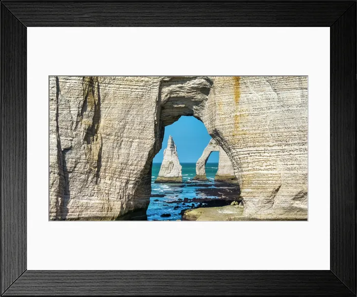 Framed Print : L'Aiguille (The Needle) and Porte d'Aval Arch, Etretat, Normandy, France Framed Print : L'Aiguille (The Needle) and Porte d'Aval Arch, Etretat, Normandy, France