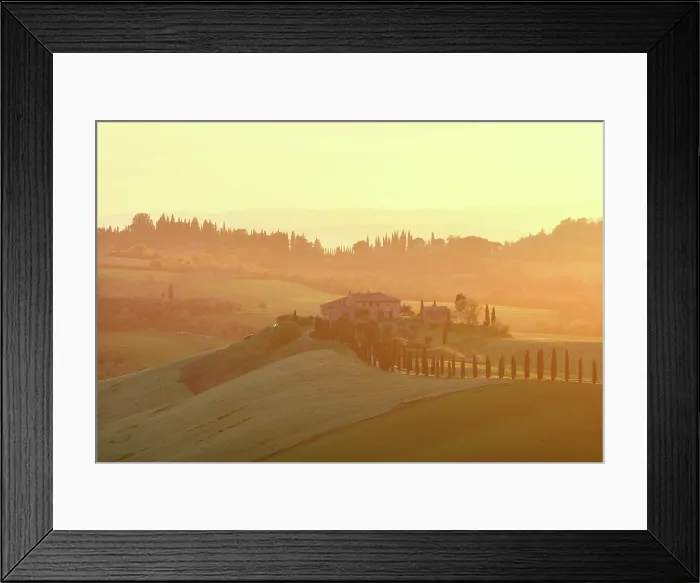 Framed Print : Hilltop farmhouse at sunset, Asciano, Crete senesi, Tuscany, Italy Framed Print : Hilltop farmhouse at sunset, Asciano, Crete senesi, Tuscany, Italy