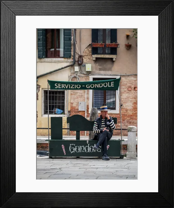 Framed Print : Gondolier, Venice, Veneto, Italy Framed Print : Gondolier, Venice, Veneto, Italy